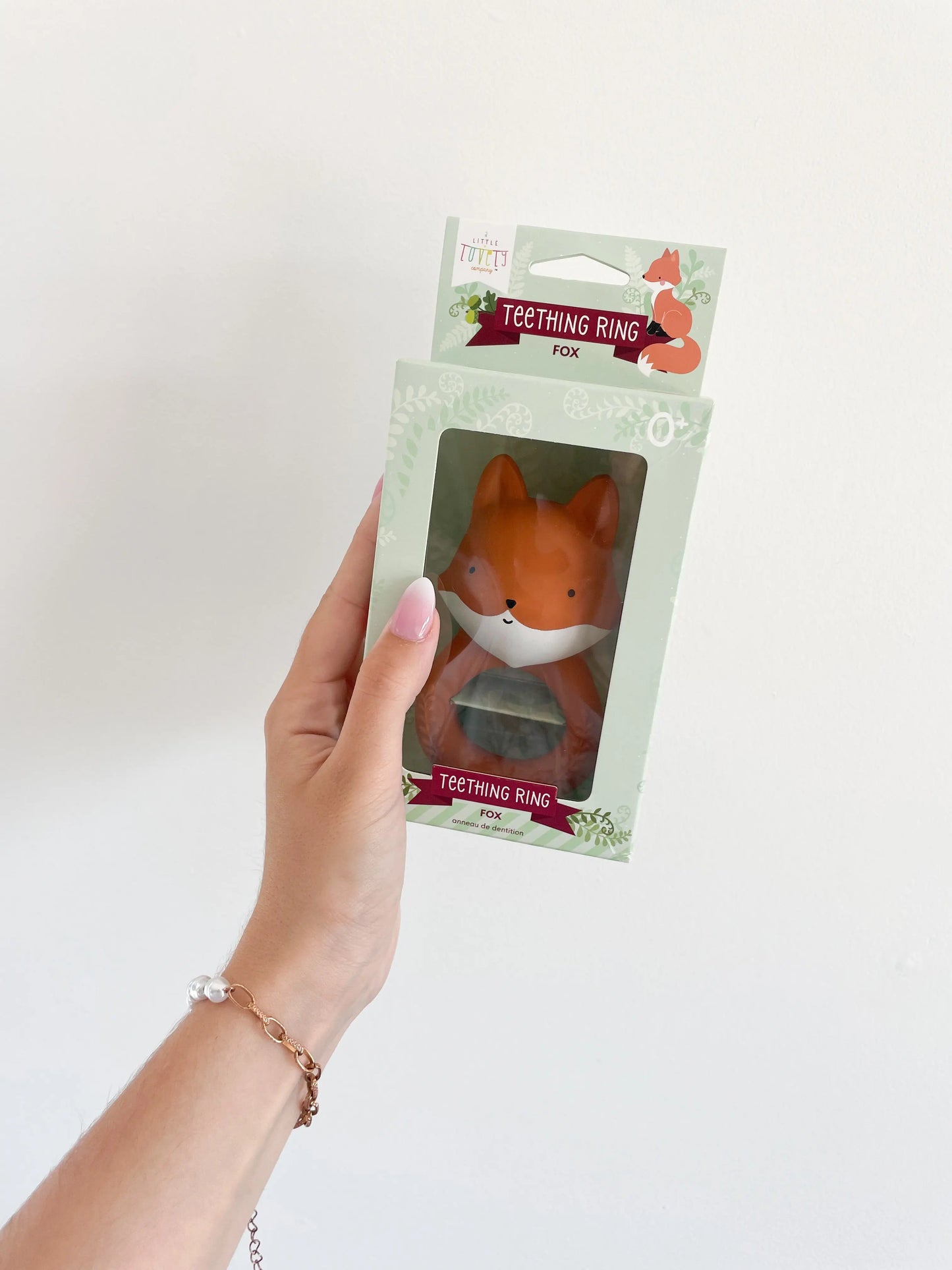 Anneau de dentition renard présenté dans sa boîte – vue de face prêt à offrir.