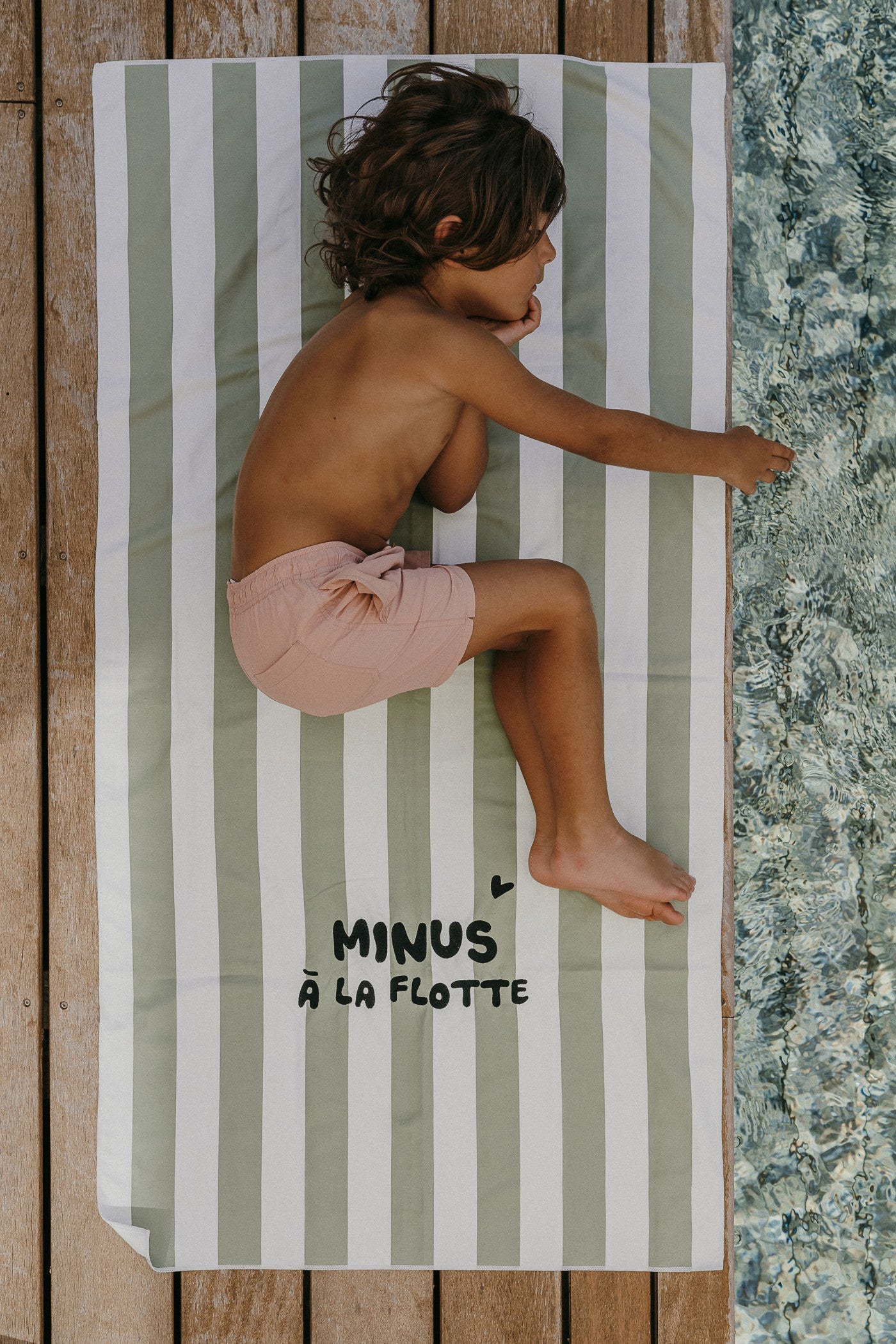 Serviette microfibre enfant "Minus à la flotte" - rayures verte ZAKUW