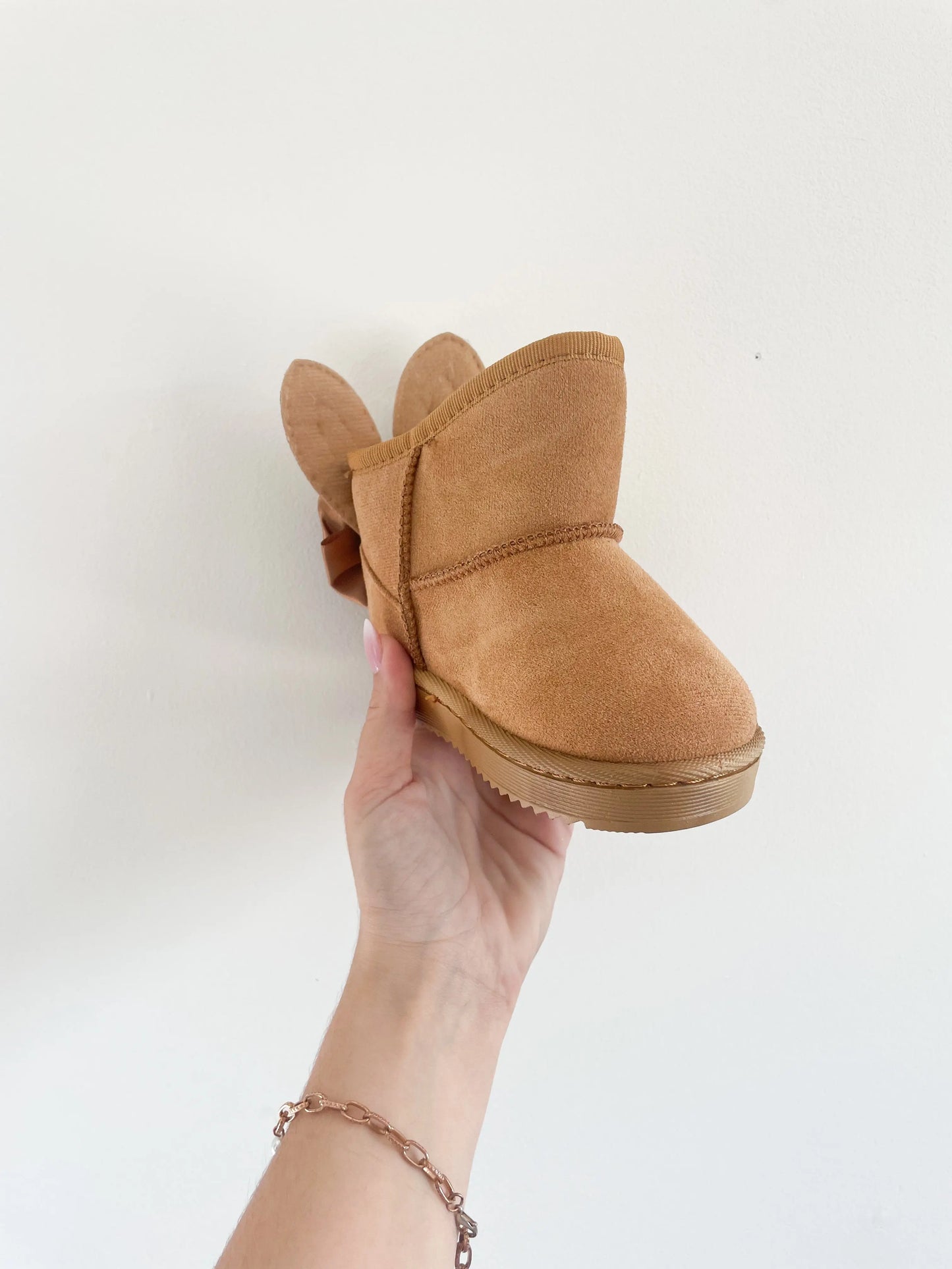 Bottines d’hiver camel pour petite fille, avec nœud et oreilles de lapin en relief, vue de face