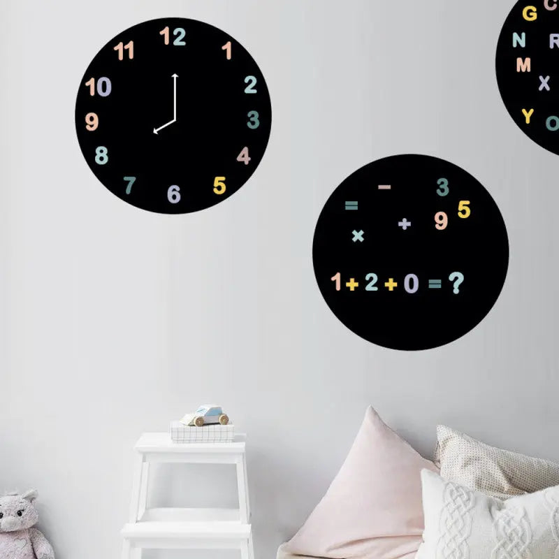 Tableau magnétique rond avec magnets chiffres pastel – décoration ludique