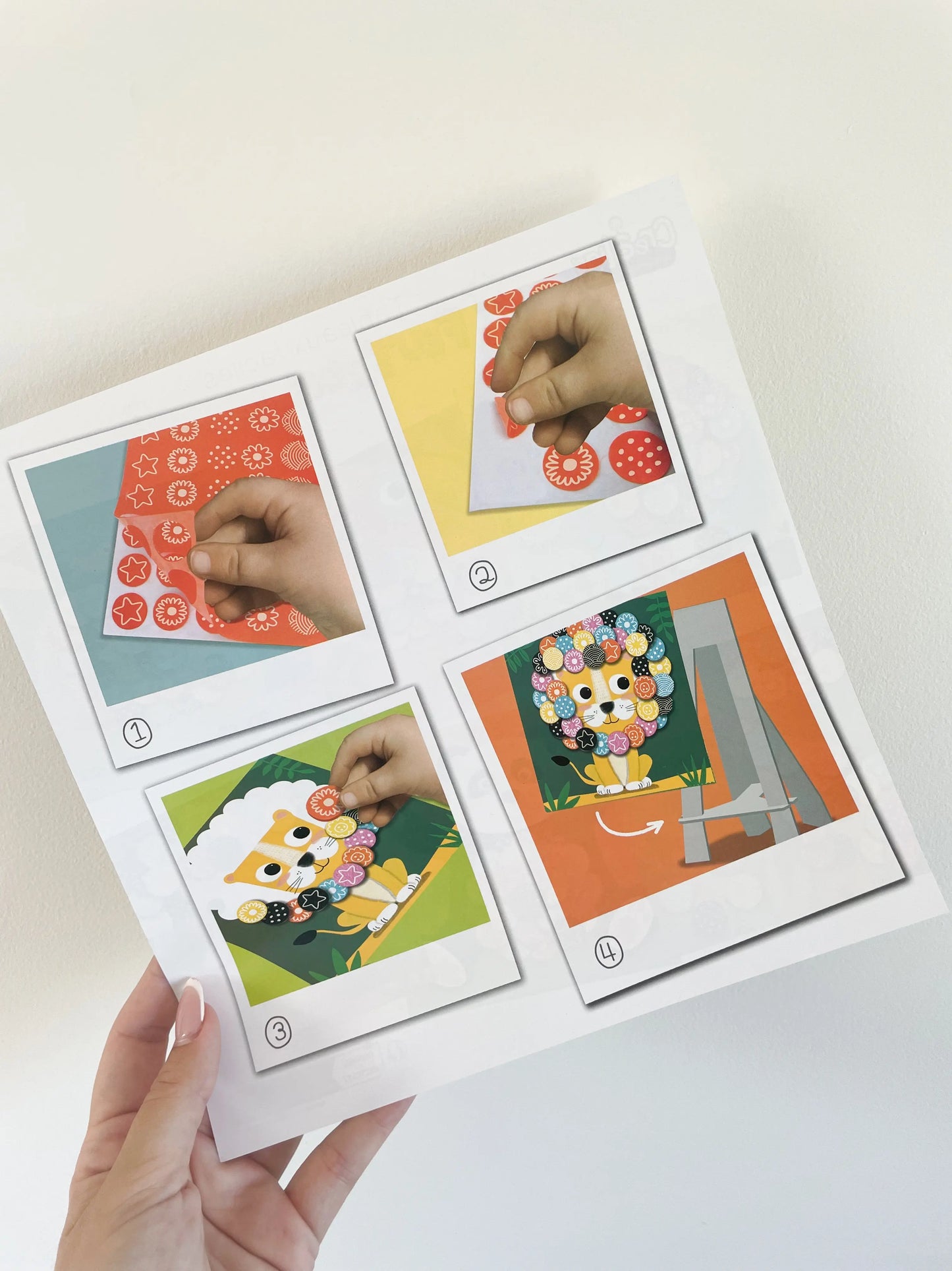 Feuille du coffret qui explique comment faire avec le feutrine.
