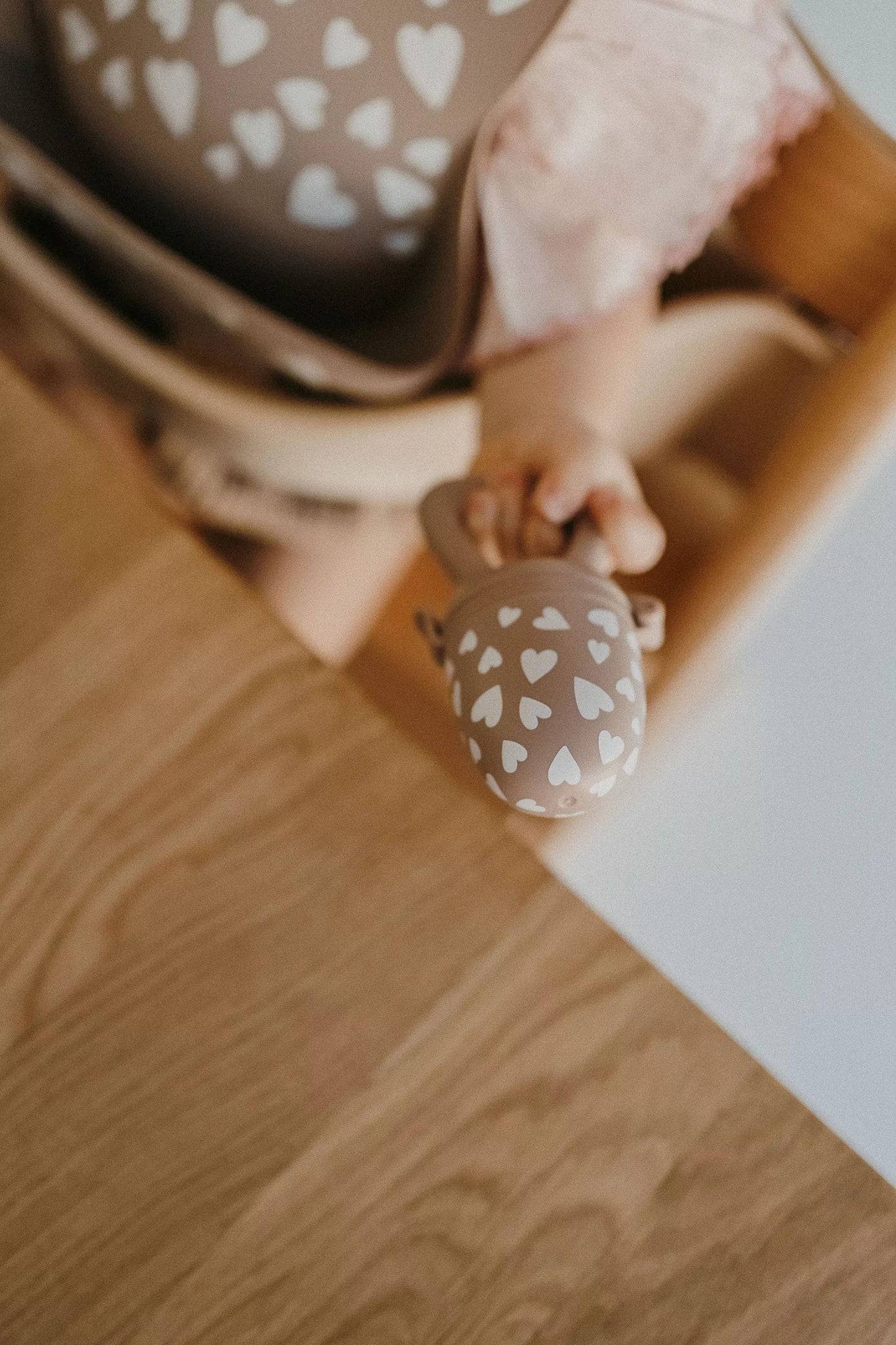 Tétine grignoteuse pour bébé - Fall in love - taupe rose ZAKUW