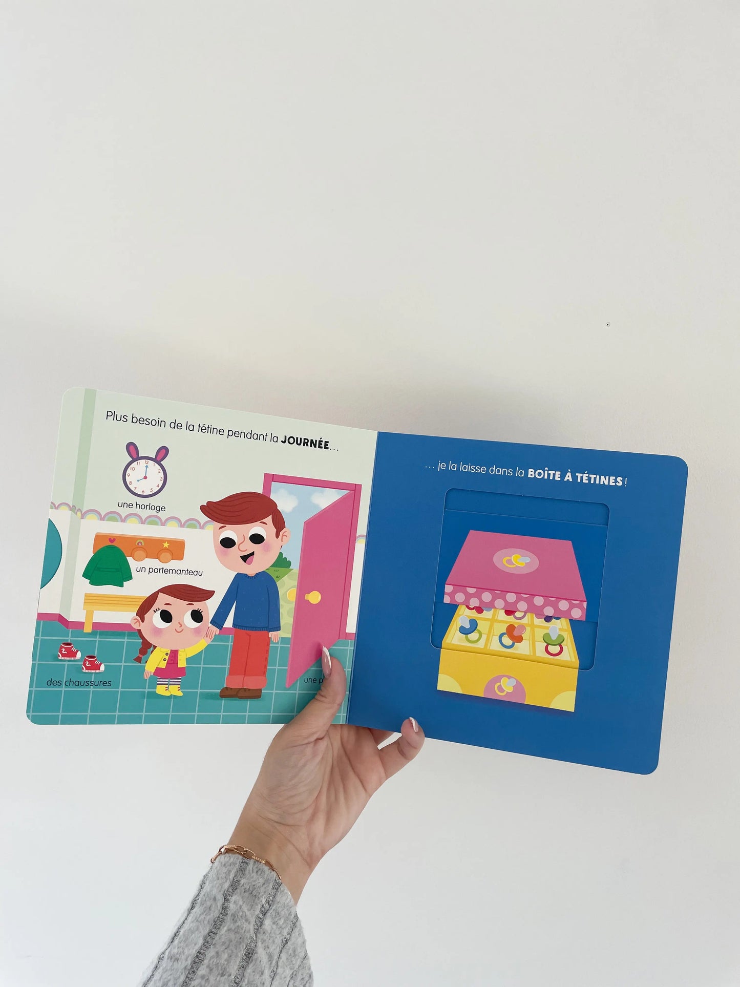 MON ANIM'AGIER - J'arrête la tétine. Page intérieur avec mécanisme. Livre sur la tétine.