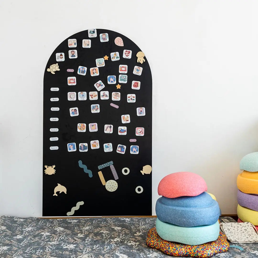 Magnets sur un tableau pour suivre sa routine quotidienne