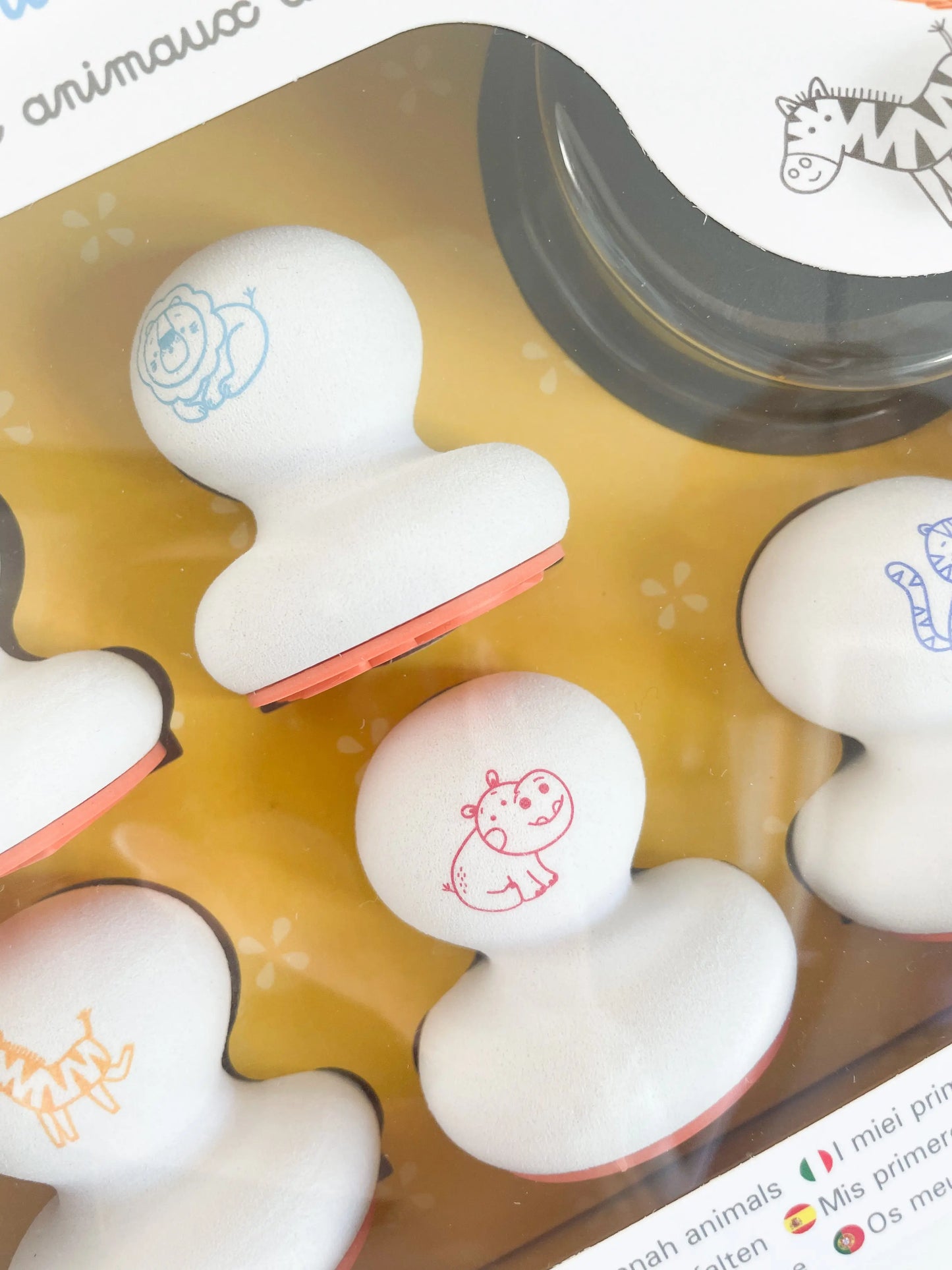 zoom sur les tampons animaux de la savane pour bébé