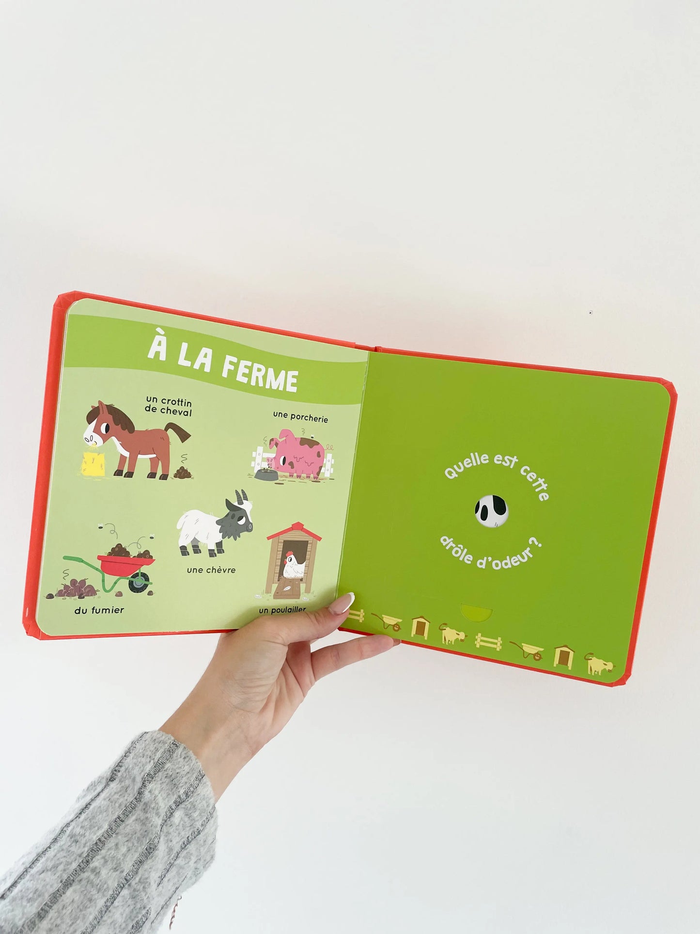 Mon livre des odeurs - Qui puent. Page intérieur du livre des odeurs qui puent dès 12mois