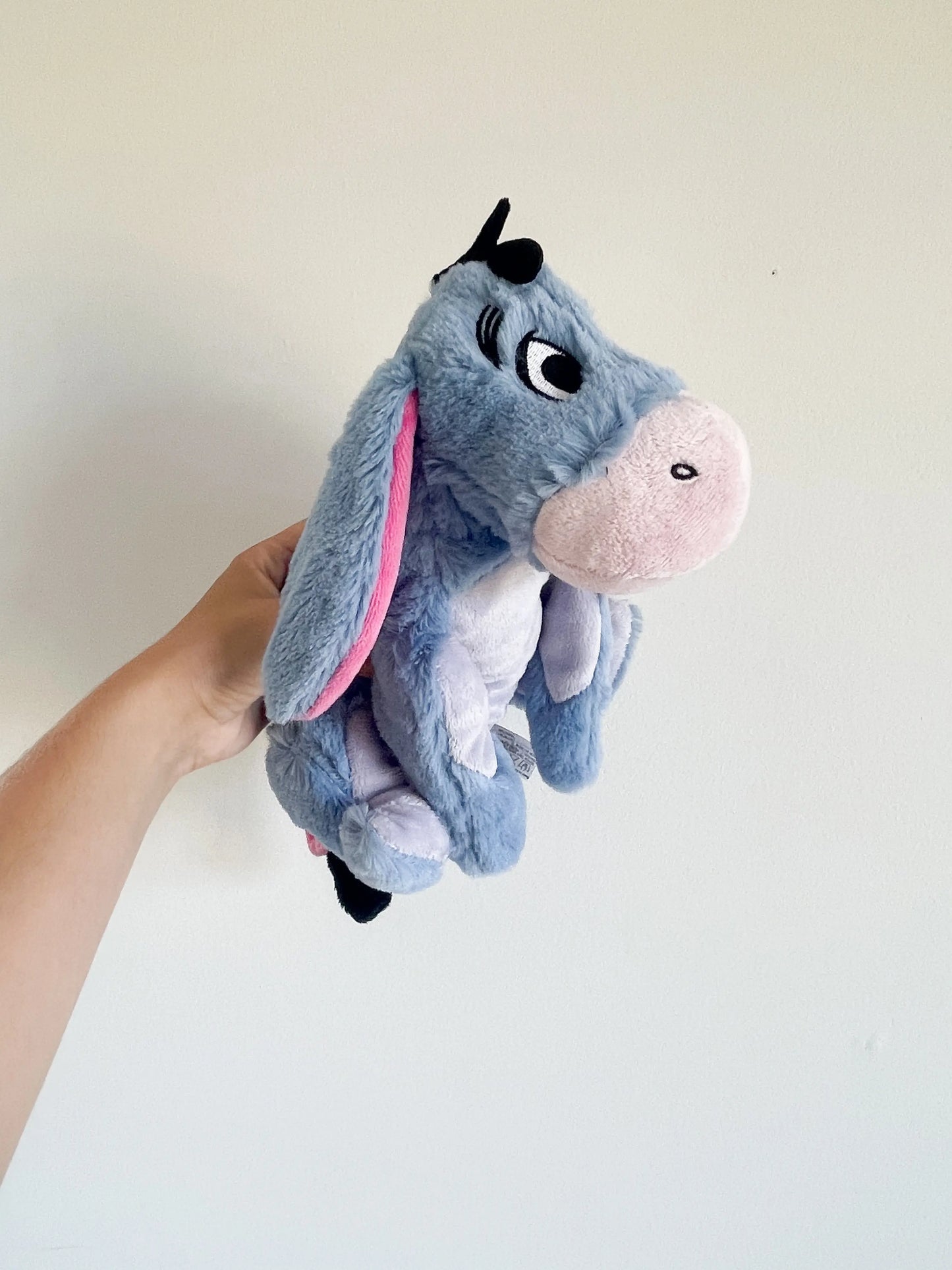 Peluche Disney Bourriquet 25 cm vue de coté – oreilles tombantes