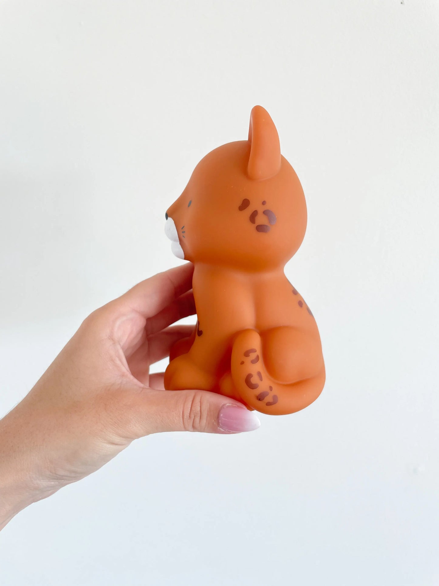 Veilleuse enfant en forme de léopard vue de côté