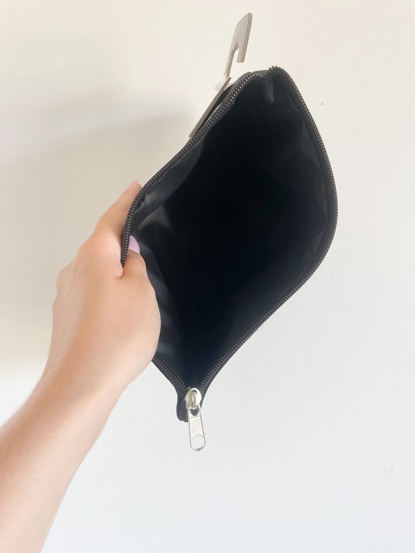 Trousse de toilette Minnie avec la fermeture ouverte