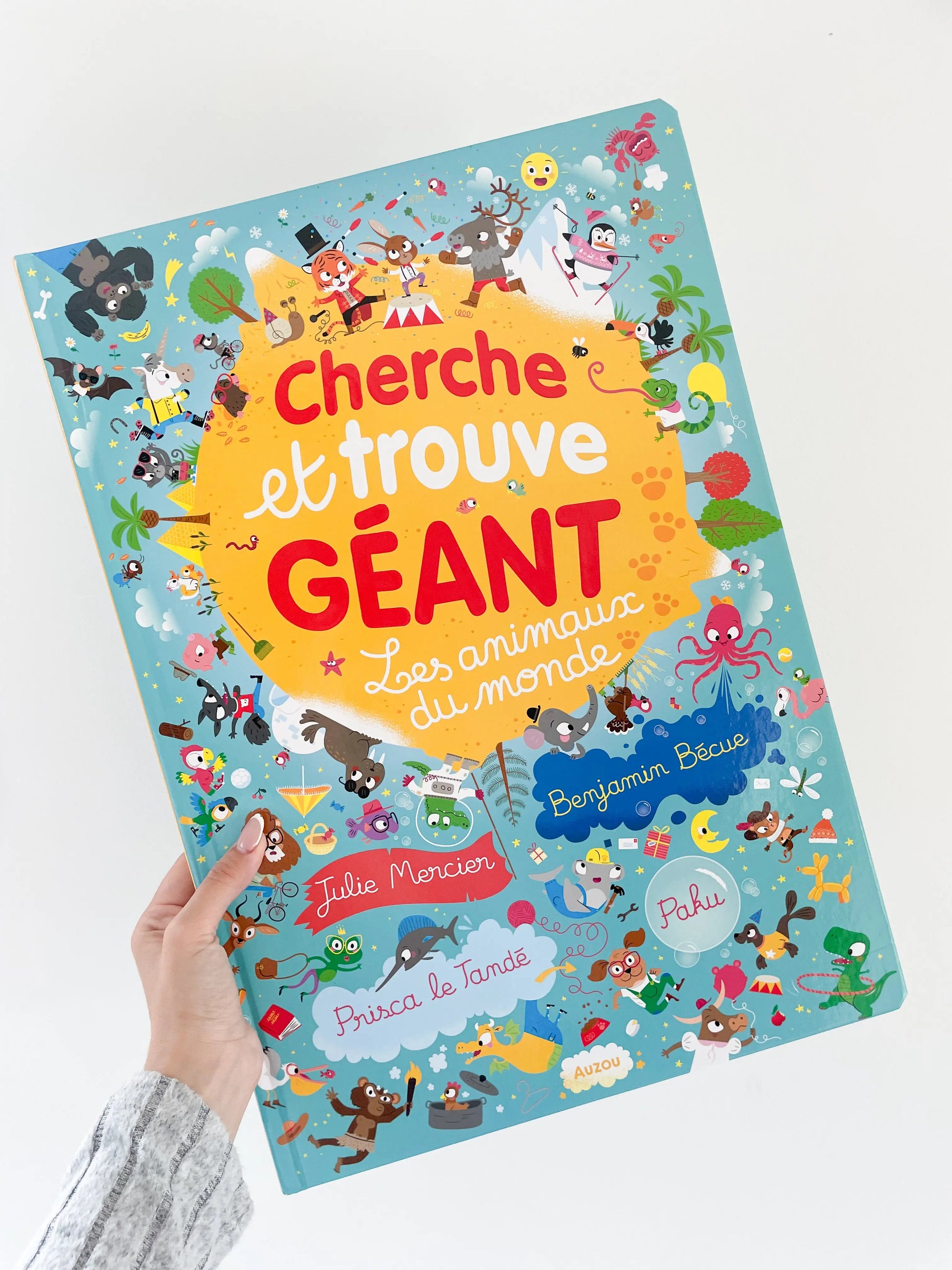 CHERCHE ET TROUVE GEANT - LES ANIMAUX DU MONDE pour enfant de 3-6 ans. Page de couverture avec pleins de details