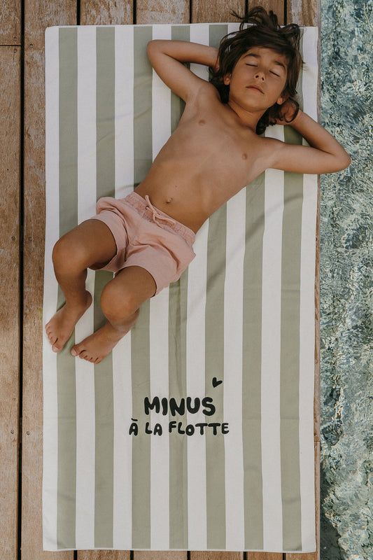 Serviette microfibre enfant "Minus à la flotte" - rayures verte ZAKUW