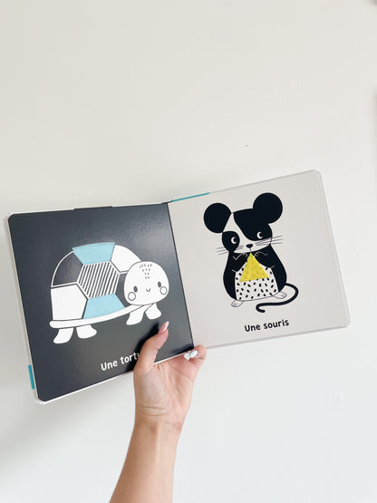 Mes premiers flaps - Animaux de compagnie - Livre noir et blanc bébé L'univers magique