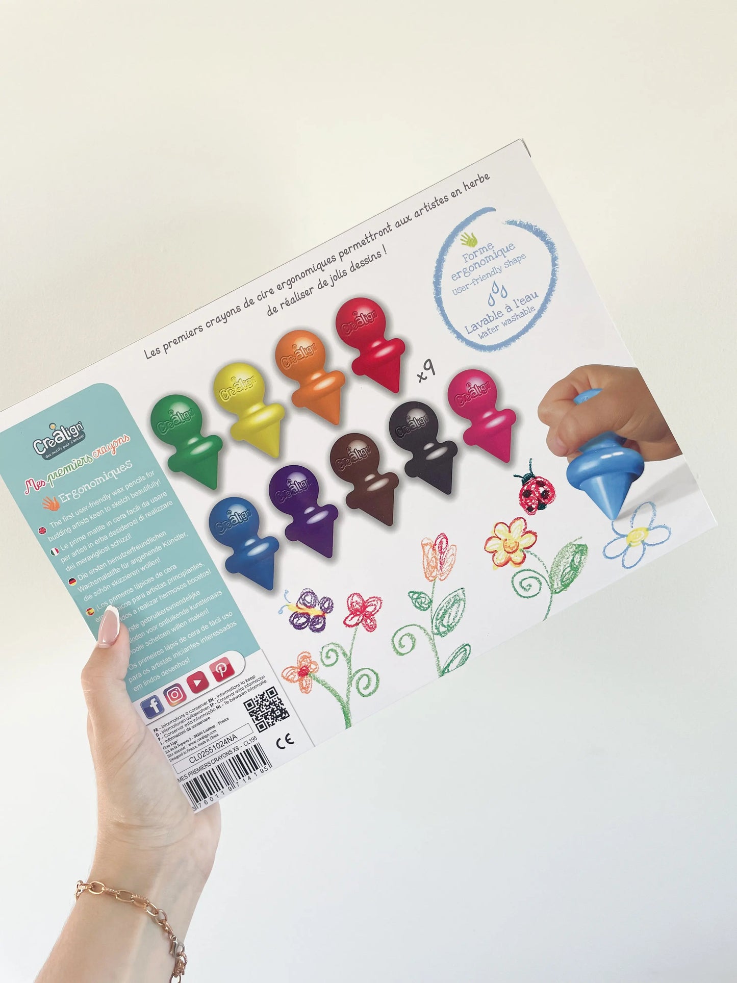 Dos du coffret mes premiers crayons x9 montrant les couleurs des crayons de cire. Sur fond blanc