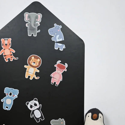 Puzzle magnétique animaux rigolos sur grand tableau mural noir – jeux ludique
